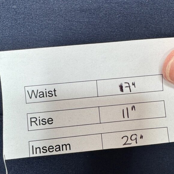 Lululemon Stash It Tank - Picture 9 of 9